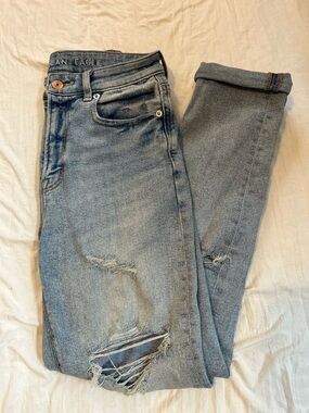 American Eagle Light Blue Distressed Women’s Jeans